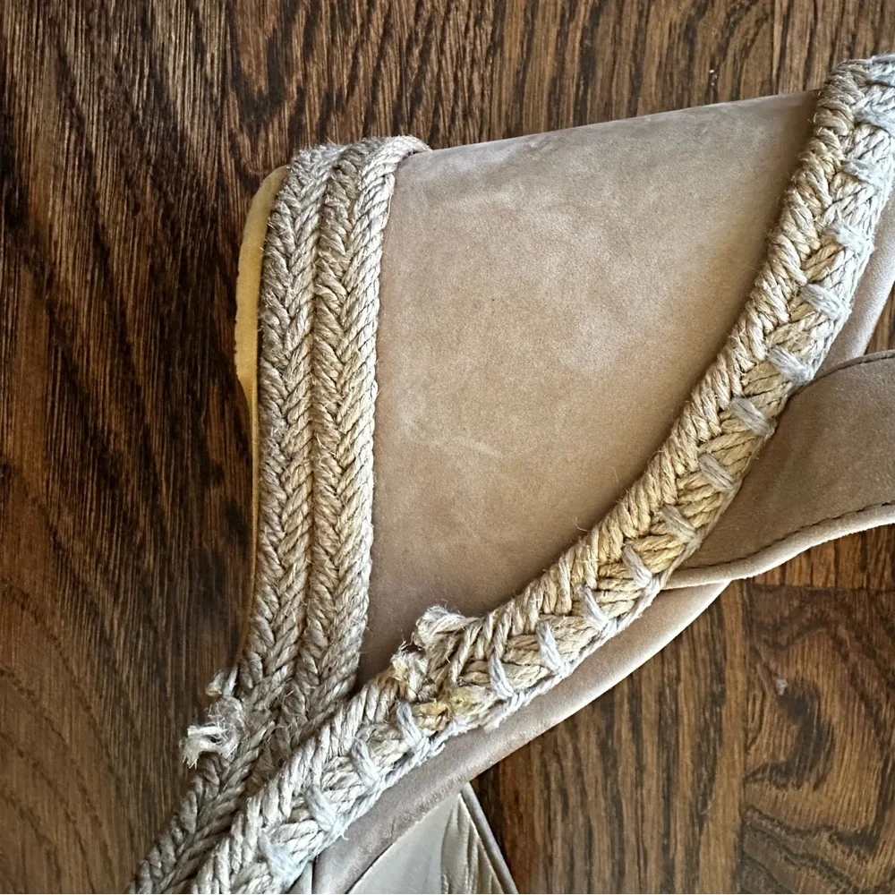 Stuart Weitzman elegant espadrille
